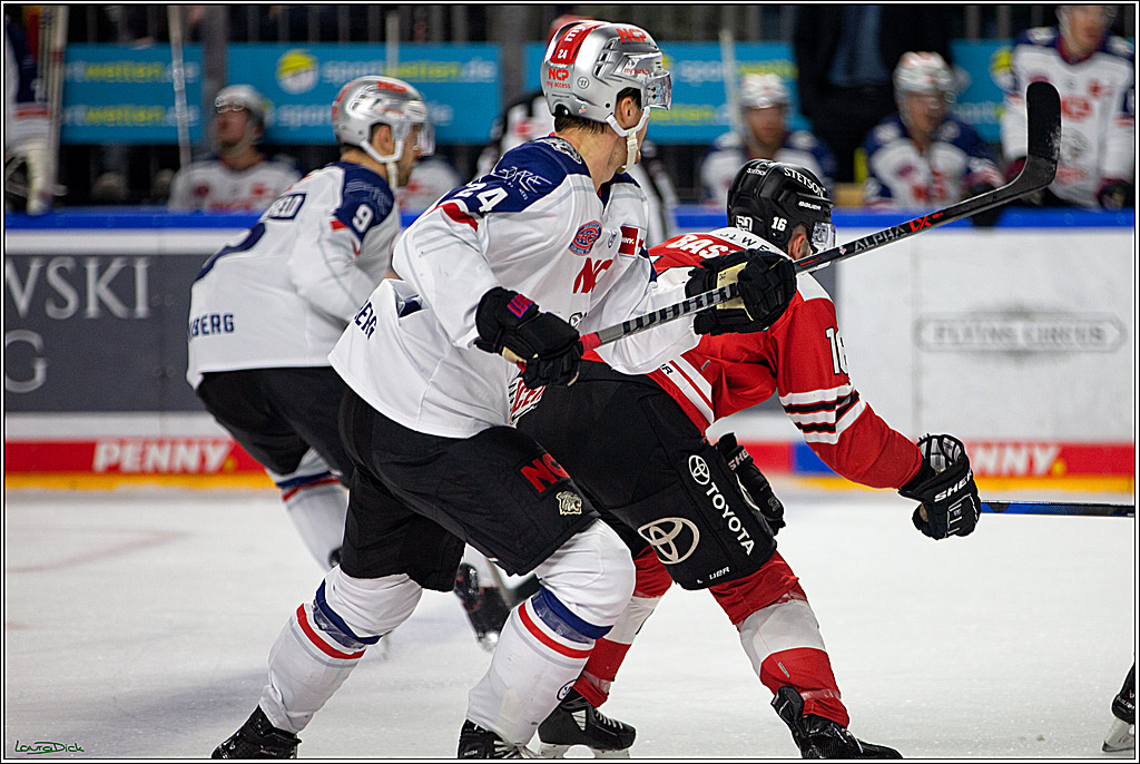 PENNY DEL; Koelner Haie- Nuernberger Ice Tigers; Koeln, 18.11.2022